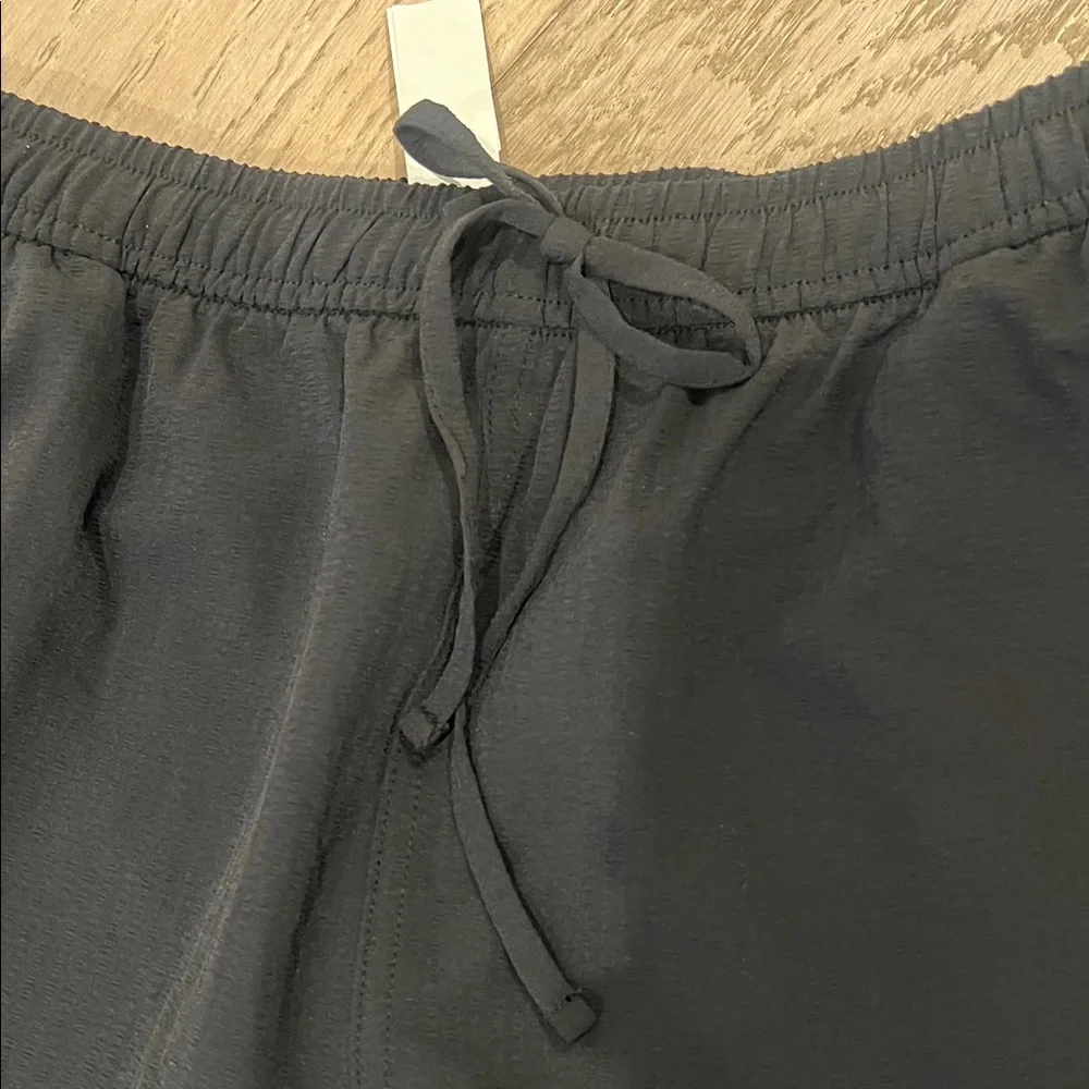 ALO Yoga Black Cargo Pants NWOT - Picture 3 of 5